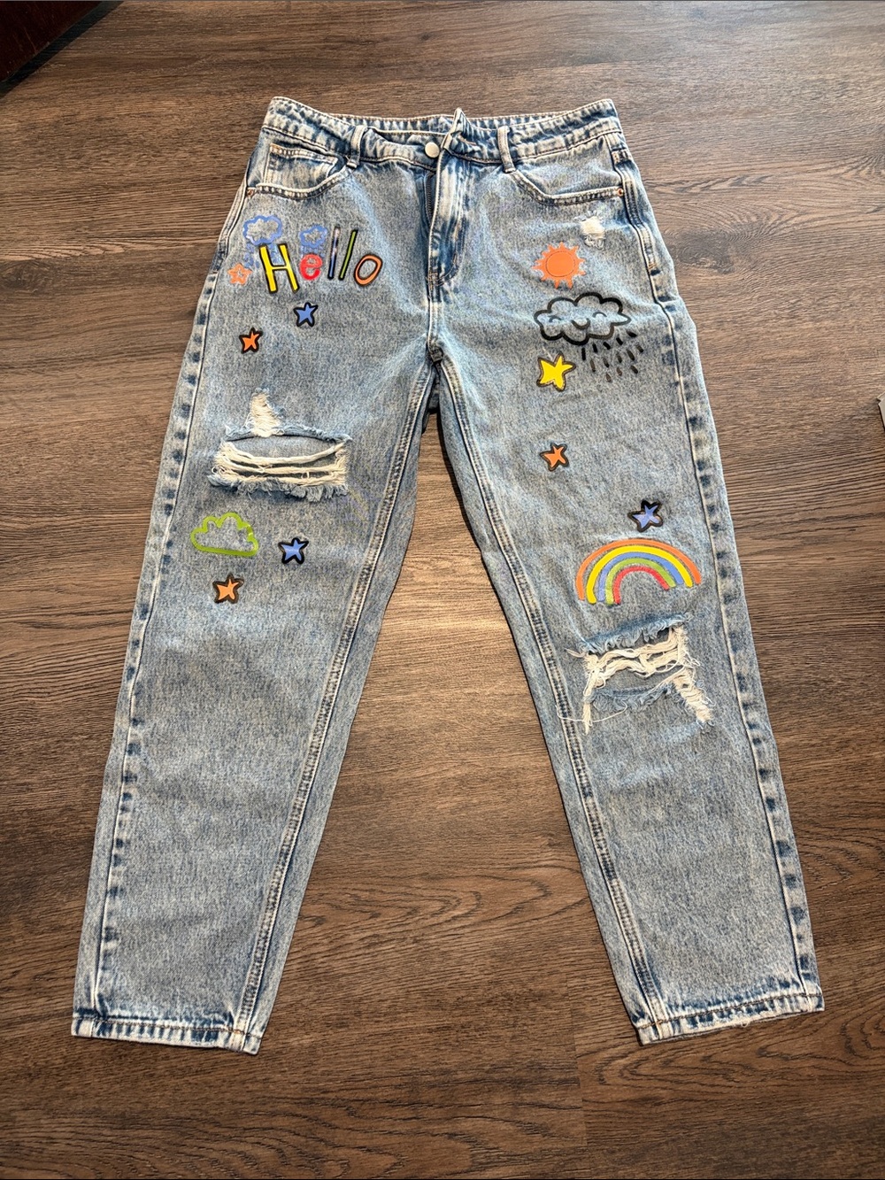 SHEIN Light Blue Boyfriend Jeans with Colorful Embroidered Patches